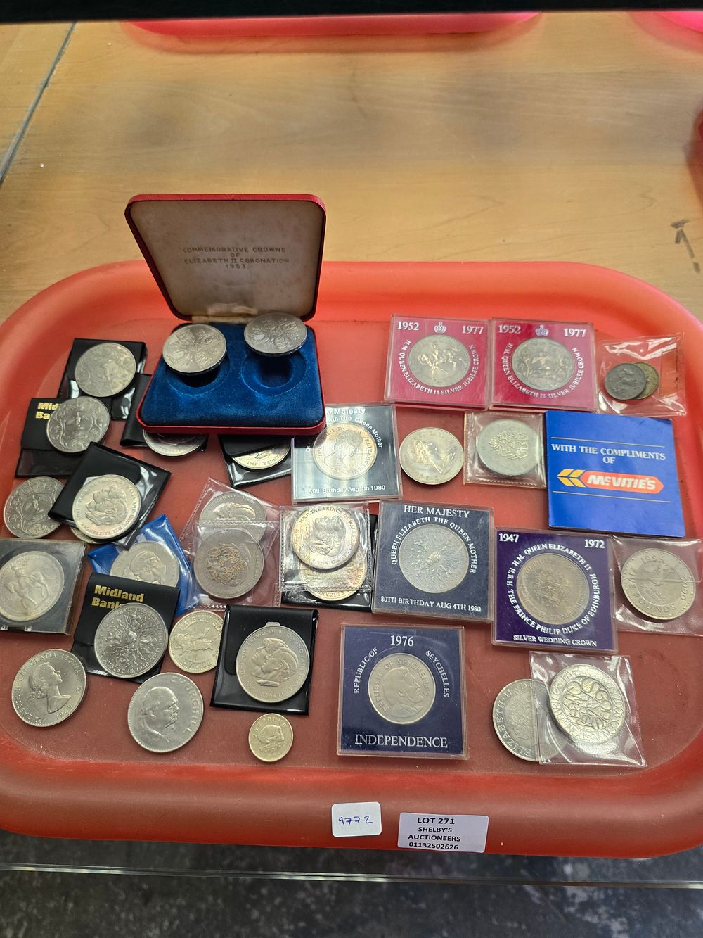 Lot 271: 1 X TRAY CONTAINING VARIOUS CROWN COINS WITH...