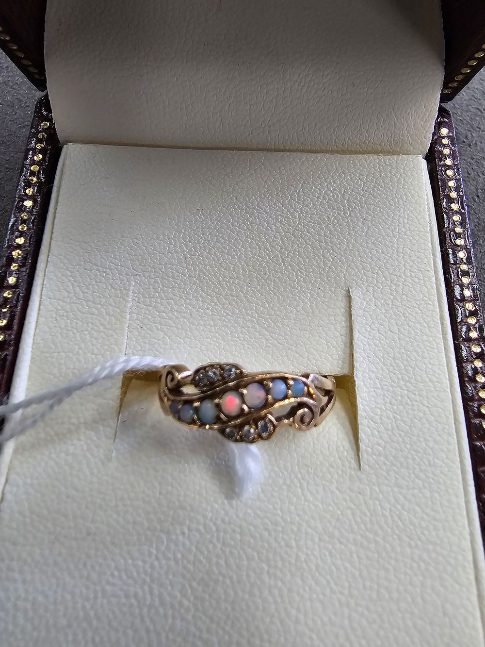 Lot 274: 1 X 9CT GOLD OPEL AND DIAMOND SET...