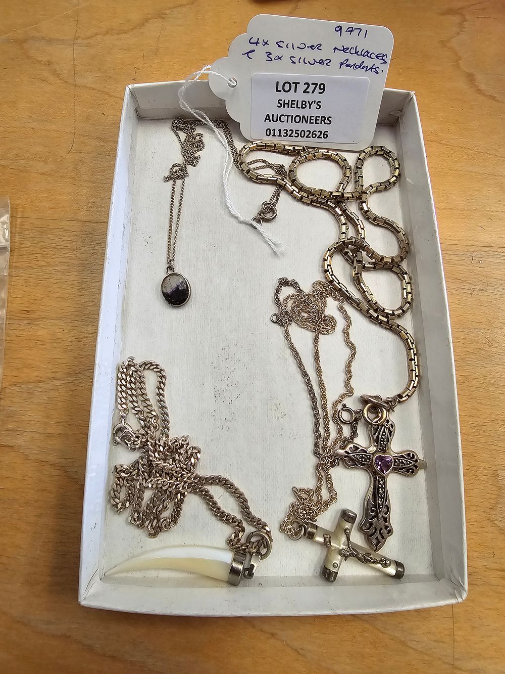 Lot 279: 4 X VARIOUS SILVER NECKLACES WITH 3 SILVER...