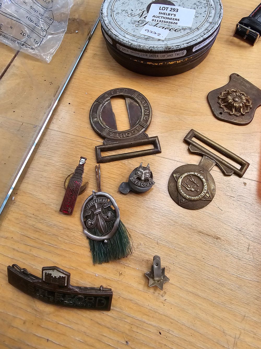 Lot 293: SELECTION OF VARIOUS SCOUT BADGES INCLUDING SILVER SCOUT...