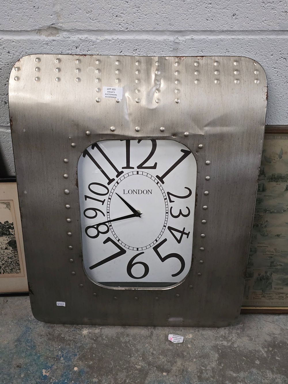 Lot 323: 1 X INDUSTRAIL STYLE AVIATION WALL CLOCK