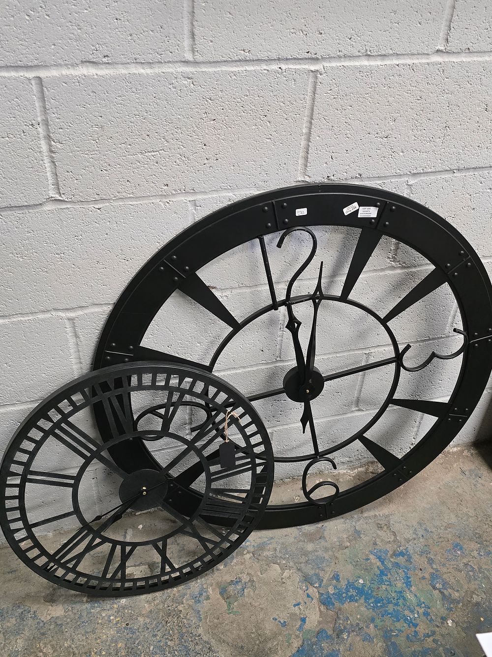 Lot 335: 1 X LARGE INDOOR OUT CLOCK WITH SMALL...