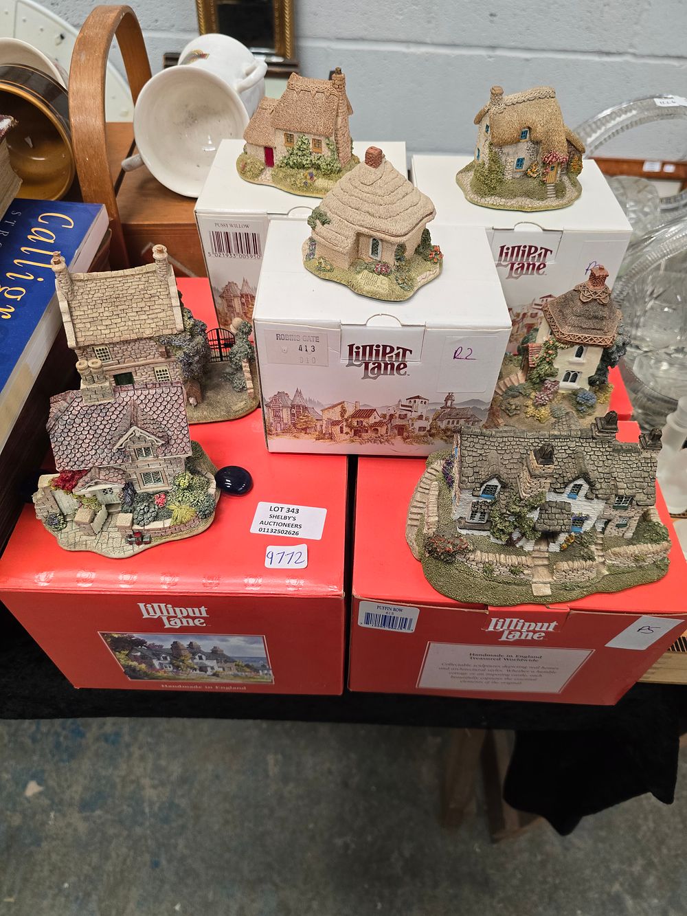 Lot 343: 7X VARIOUS LILLIPUT LANE COTTAGES BOXED