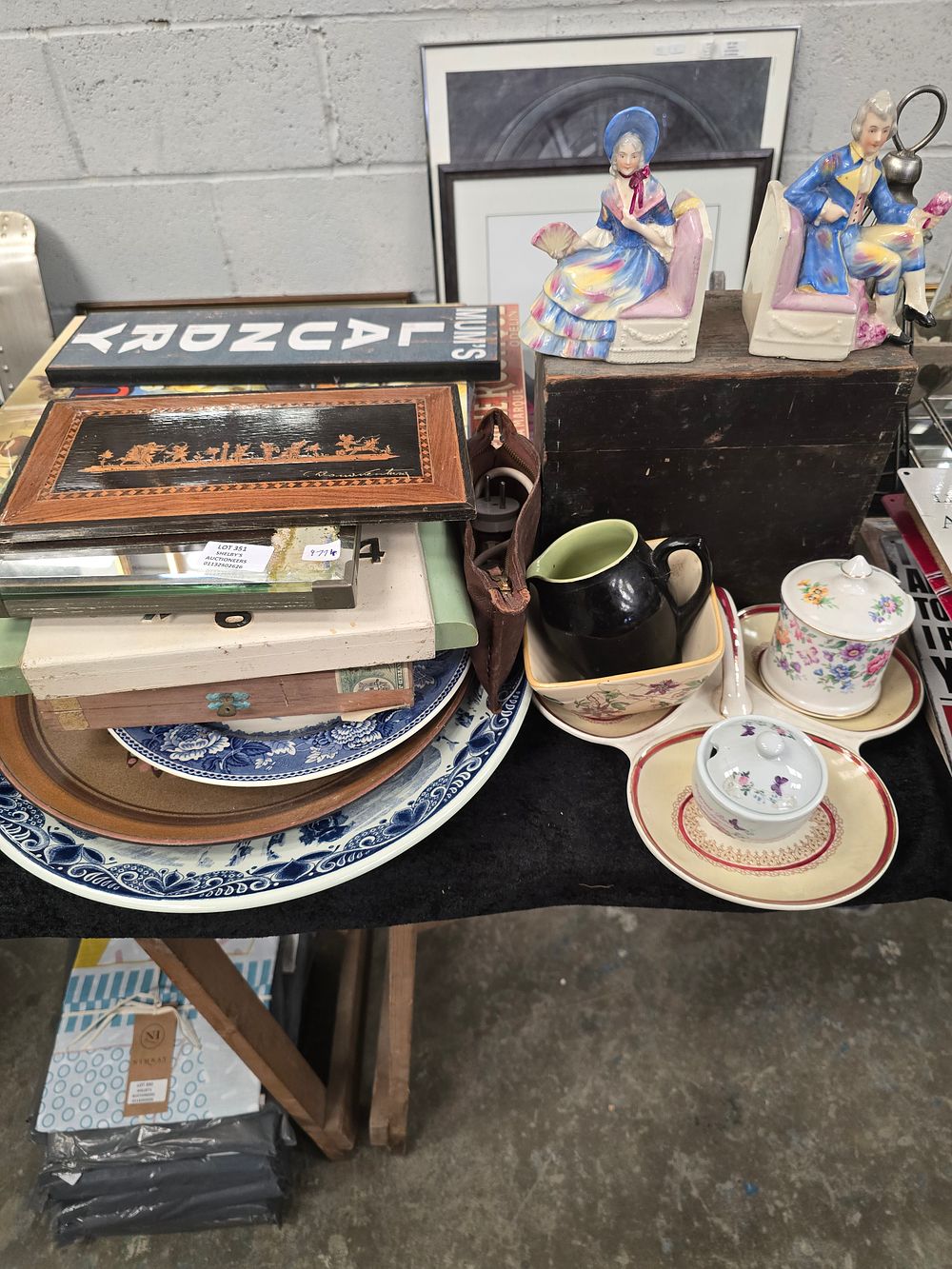 Lot 351: SELECTION OF PLATES WITH CLOCK ETC
