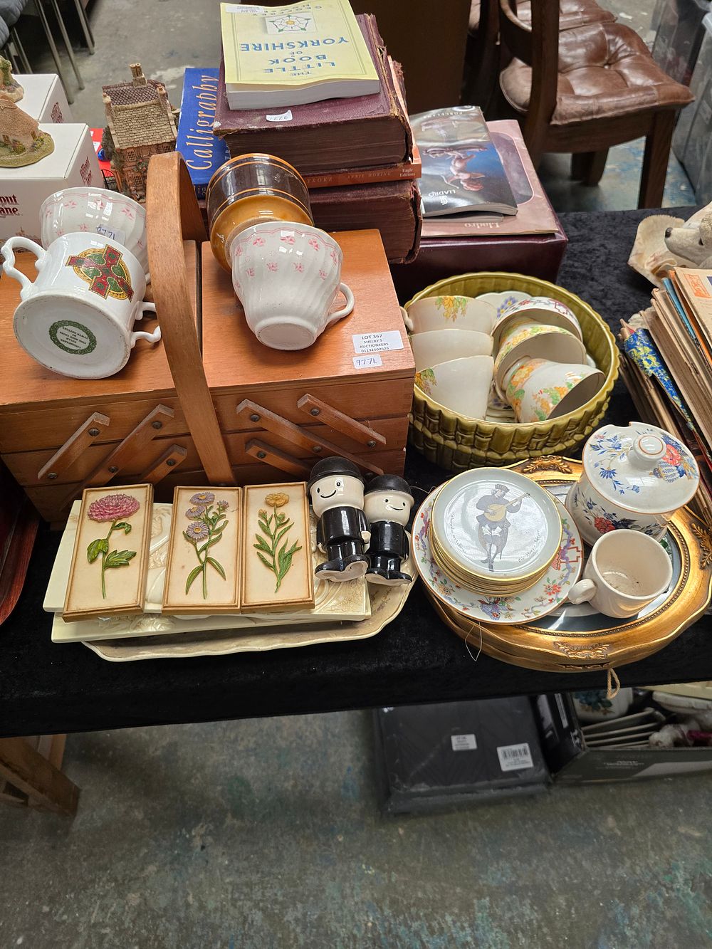 Lot 367: 1 X VINTAGE SEWING BOX WITH POTTERY WARE...
