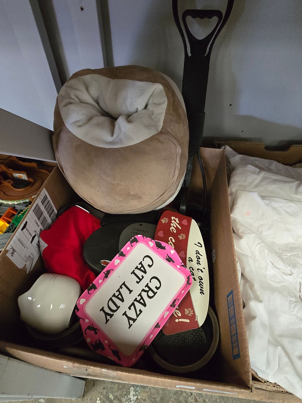 Lot 395: 1 X BOX CONTAINING DOG LEADS COATS BOWLS...