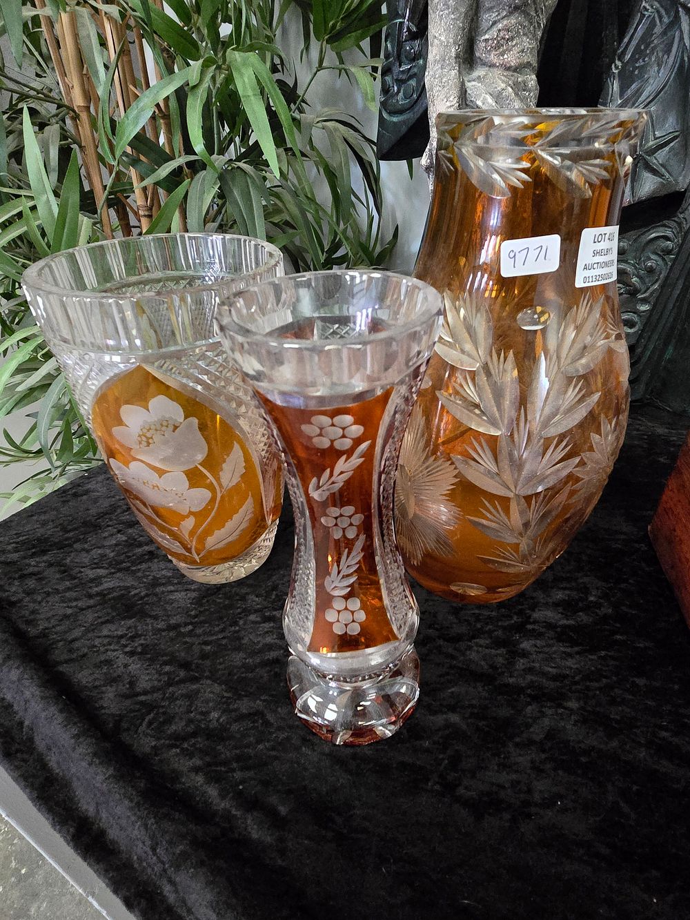 Lot 416: 3 X VARIOUS PIECES OF AMBER CRYSTAL WARE...