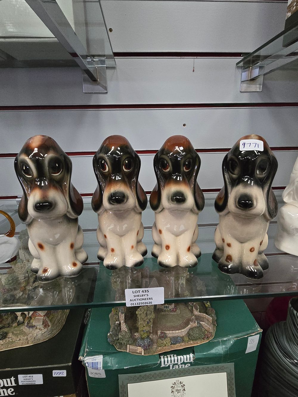 Lot 435: 4 X JEMMA POTTERY BASSET FIGURES
