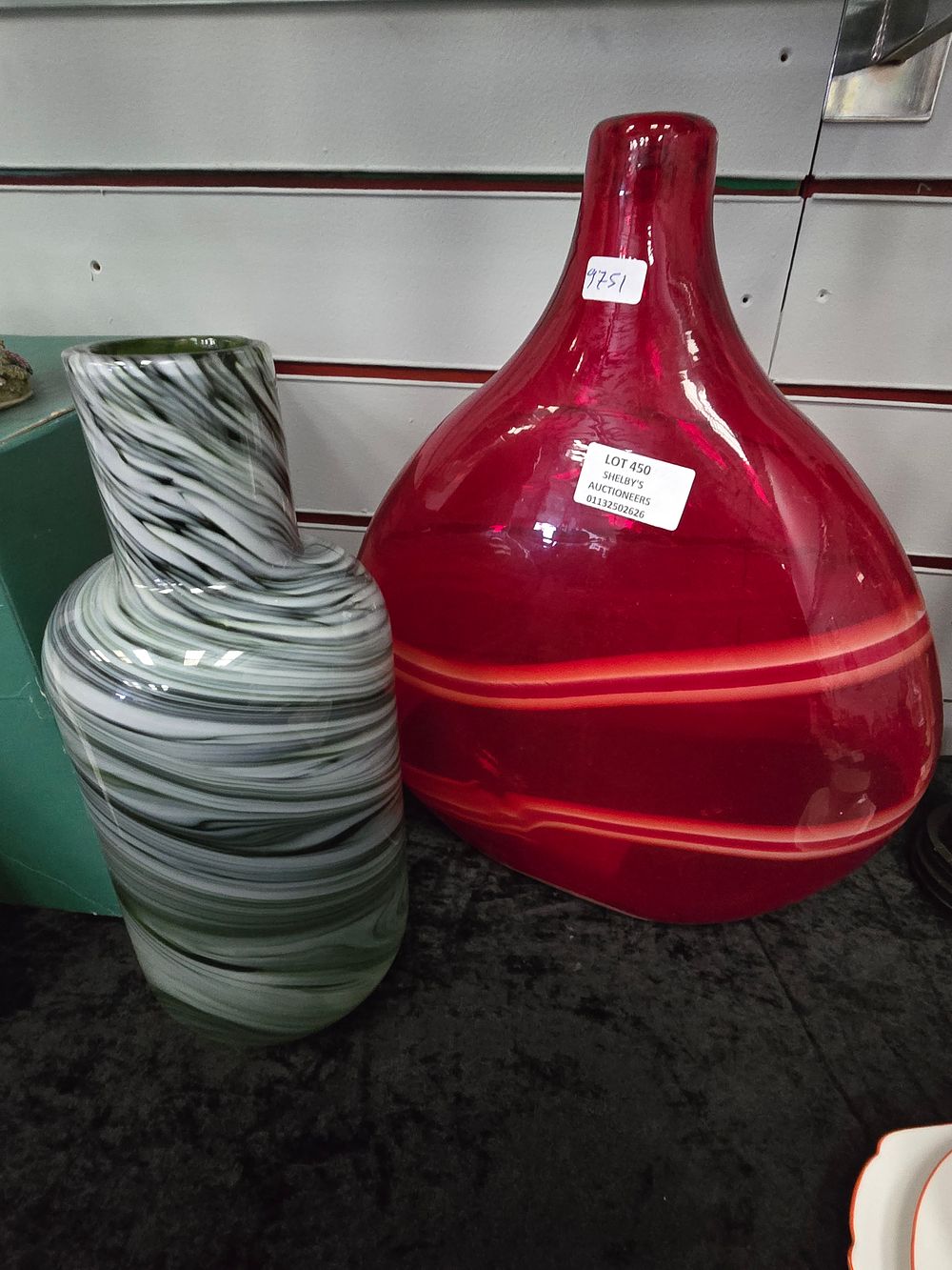 Lot 450: 2 X VARIOUS GLASS VASES IKEA AND THE...