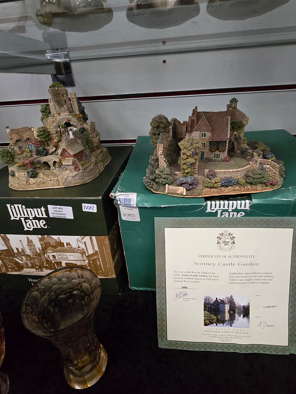 Lot 452: 2 X LARGE BOXED LILIPUT LANE COTTAGES