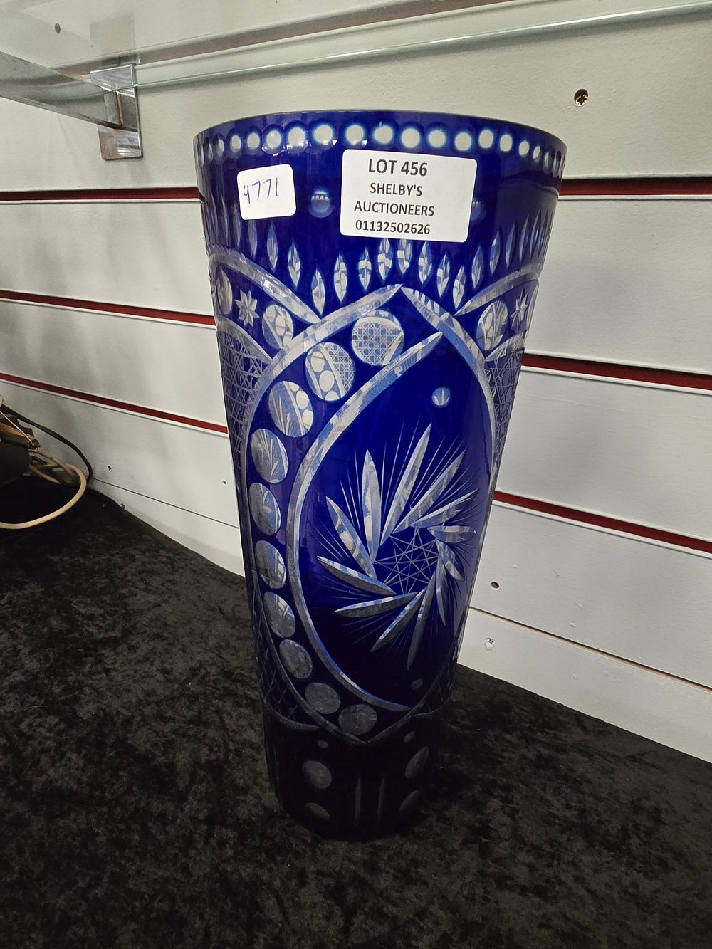 Lot 456: 1 X LARGE BOHEMIA STYLE GLASS VASE