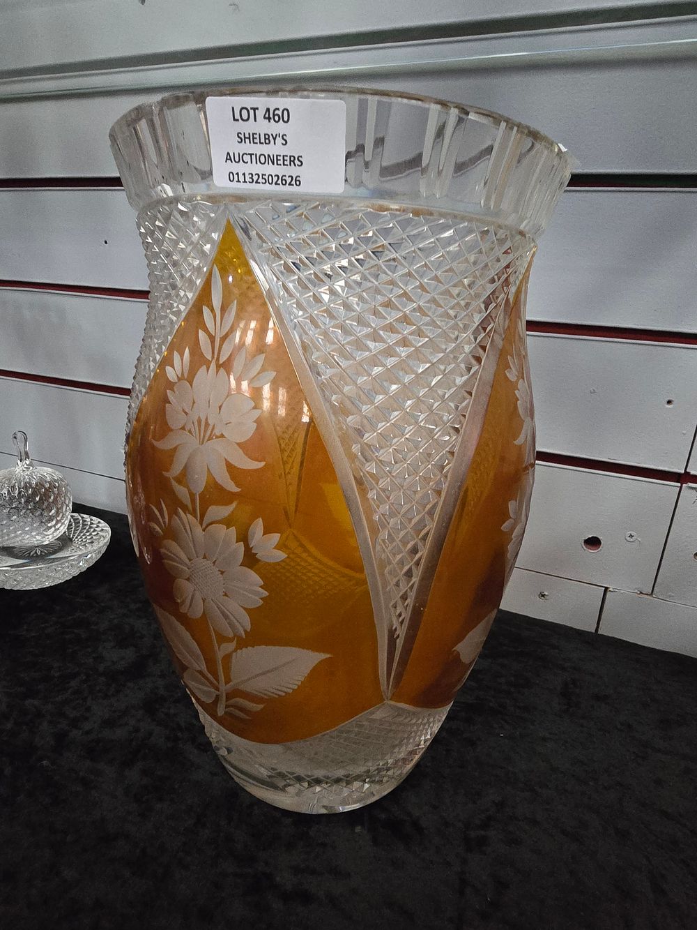 Lot 460: 1 X LARGE AMBER BOHEMIA STYLE GLASS VASE