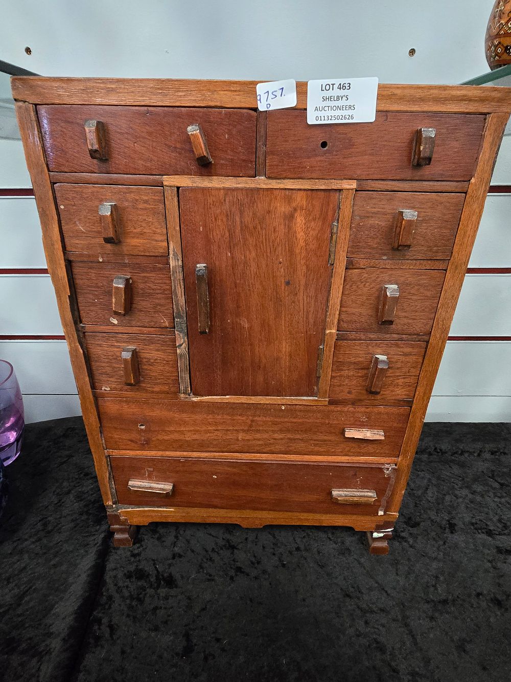 Lot 463: 1 X OAK SMOKERS CABINET