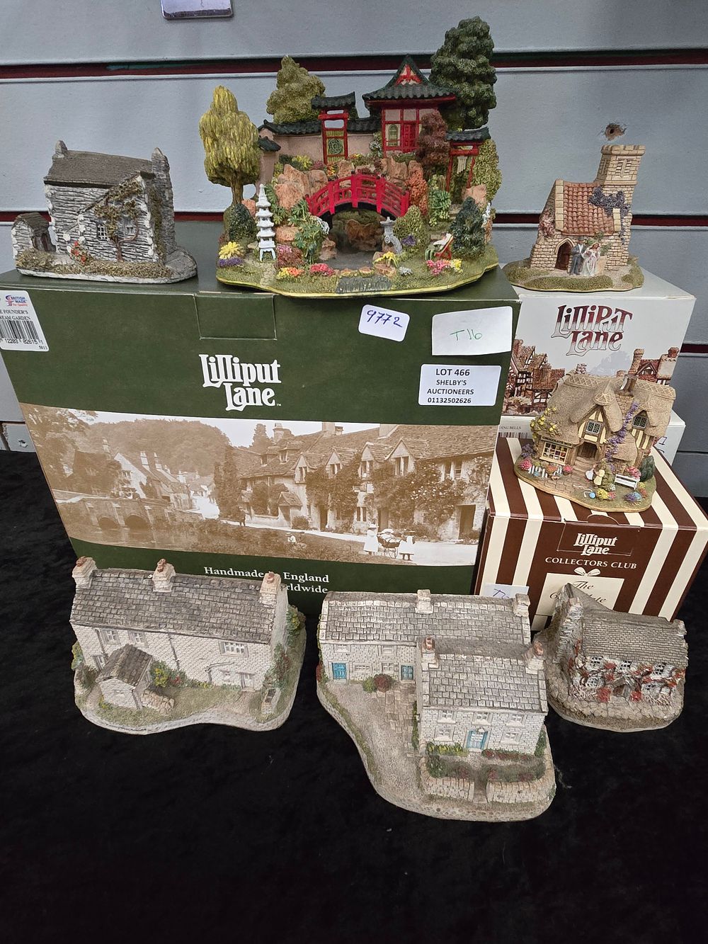 Lot 466: 7 X VARIOUS LILLIPUT LANE COTTAGES SOME BOXED