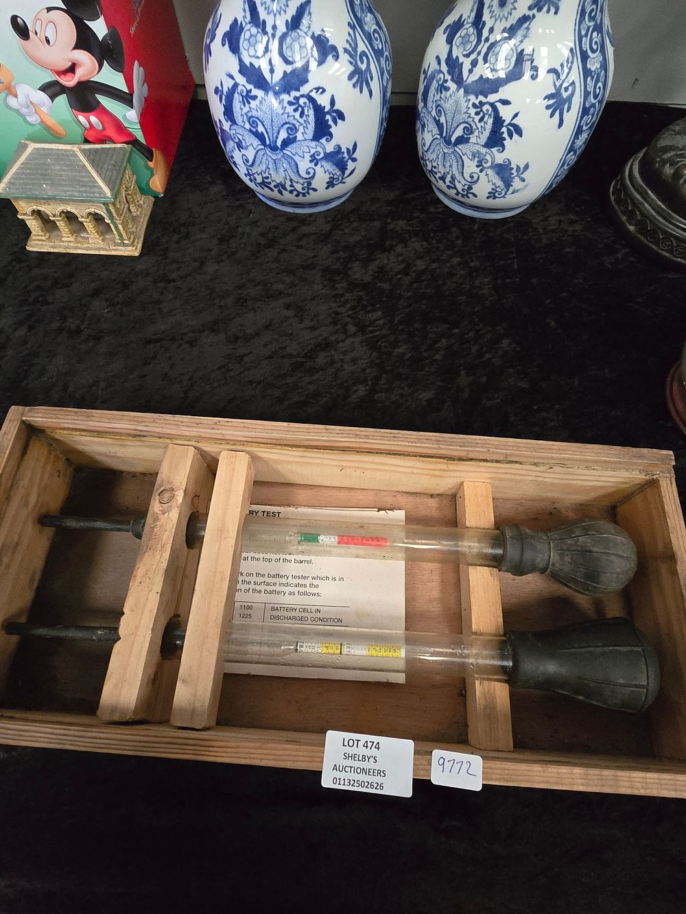 Lot 474: 1 X VINTAGE BATTERY TESTING KIT