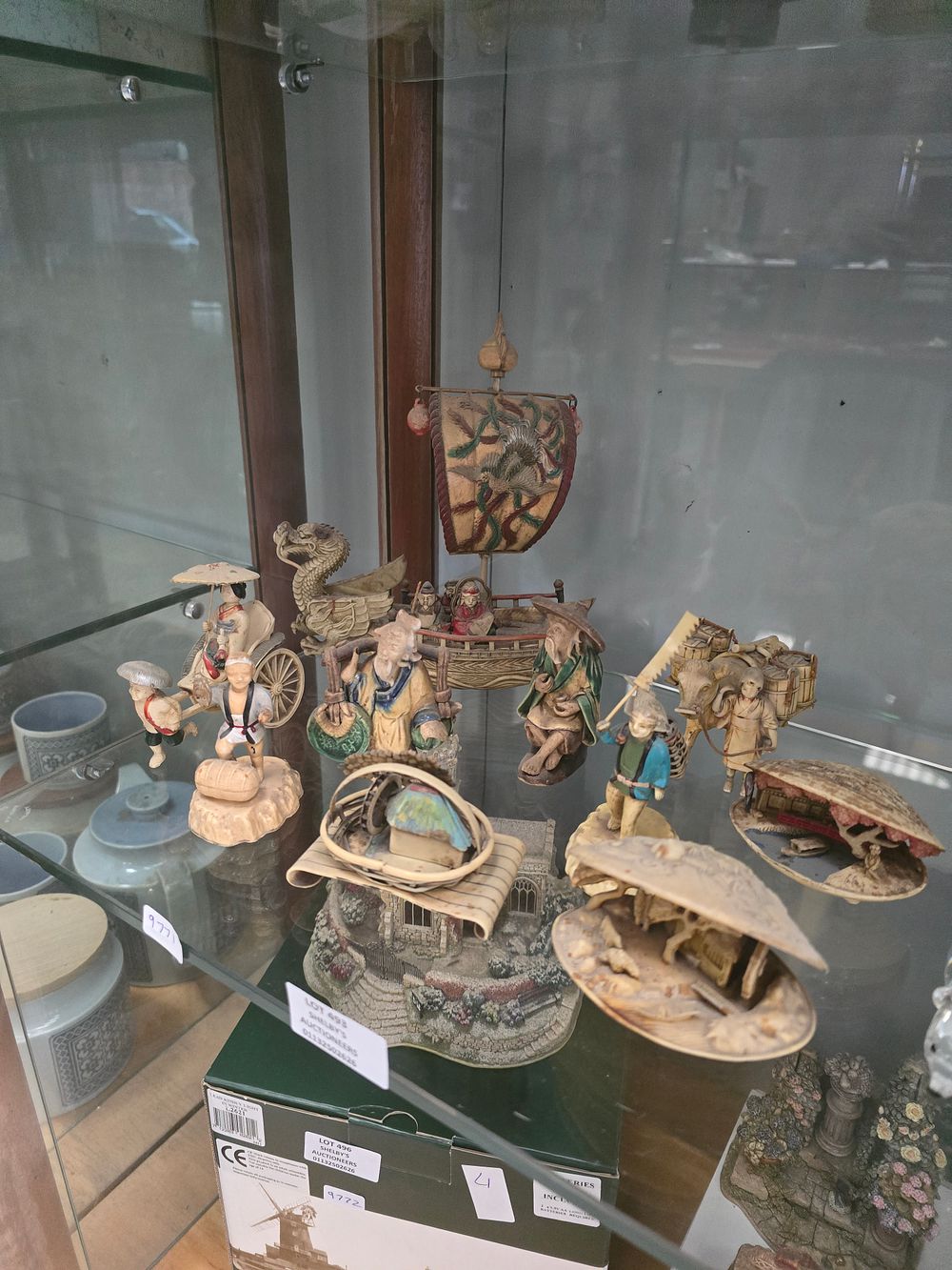 Lot 493: SELECTION OF VARIOUS ORIENTAL FIGURES ETC