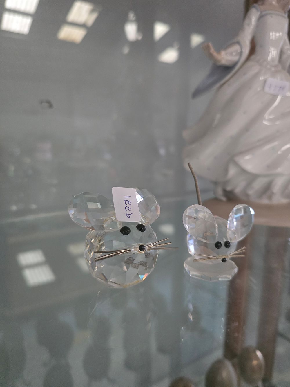 Lot 498: 2 X SWAROVSKI CRYSTAL MICE FIGURES