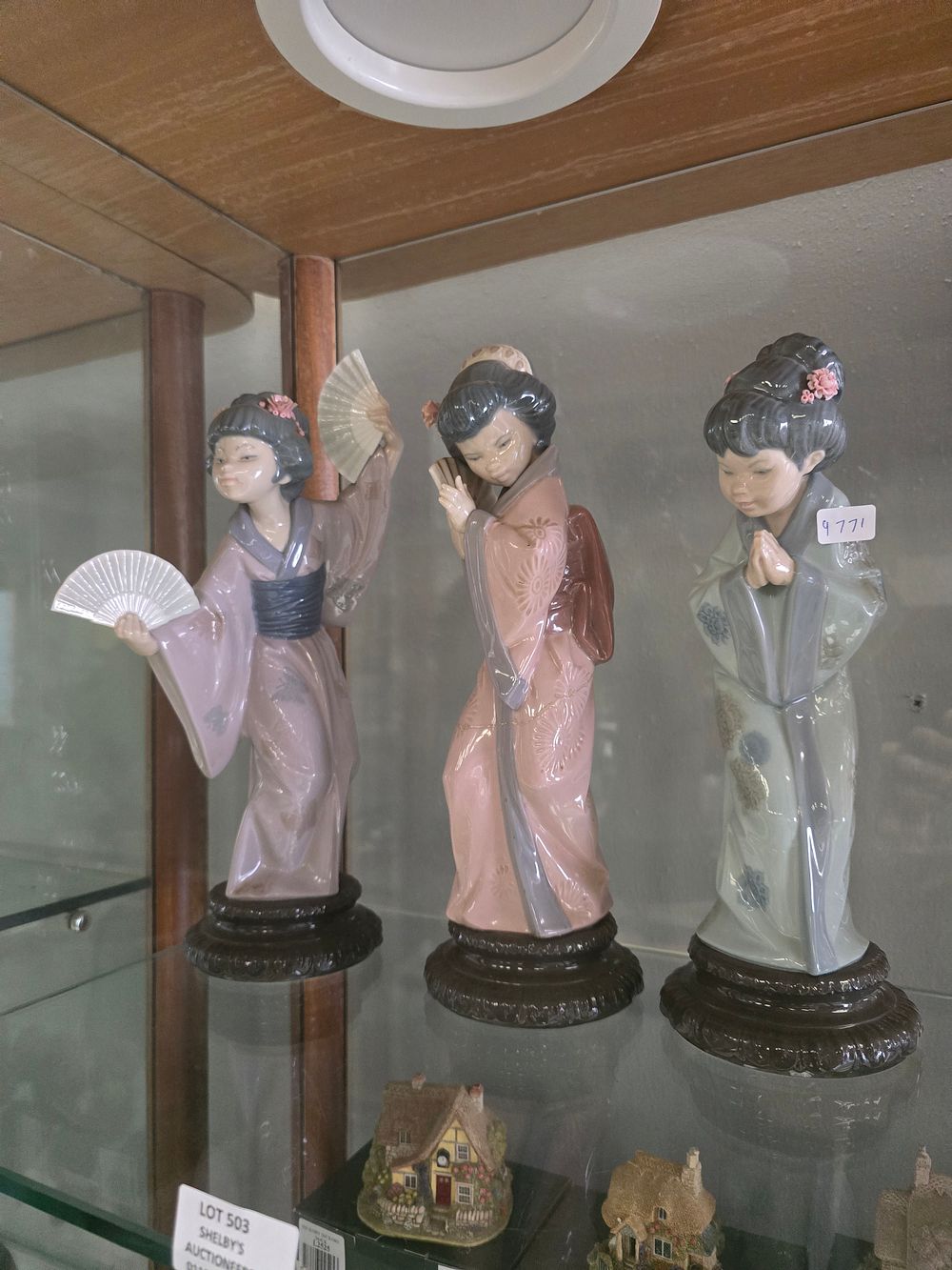 Lot 503: 3 X VARIOUS LLADRO ORIENTAL LADY FIGURINES