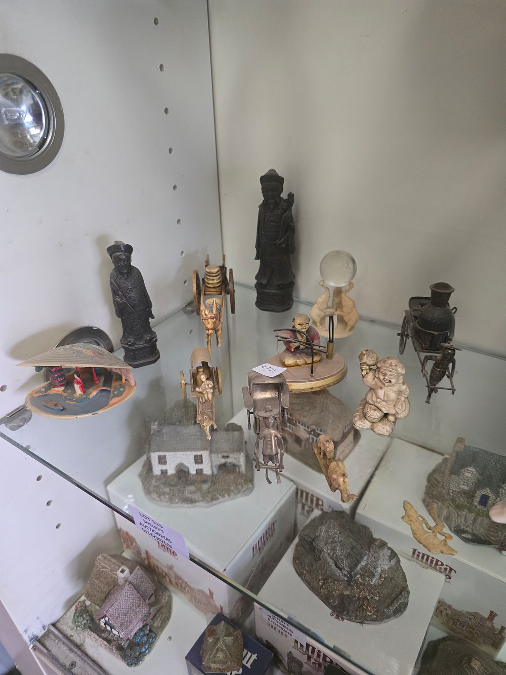 Lot 515: SELECTION OF VARIOUS ORIENTAL FIGURES ETC