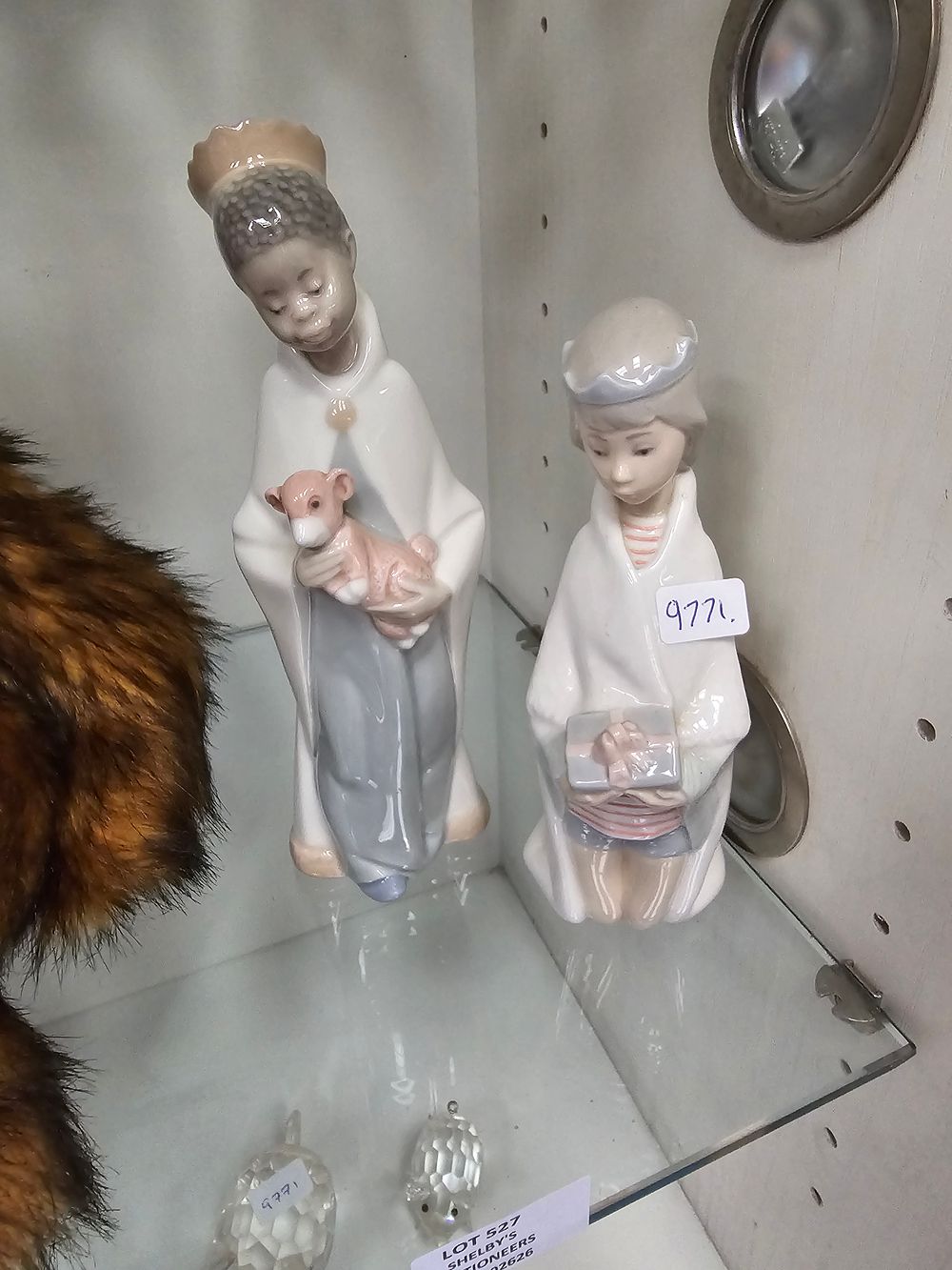 Lot 527: 2 X LLADRO FIGURES ONE HOLDING BOX AND...