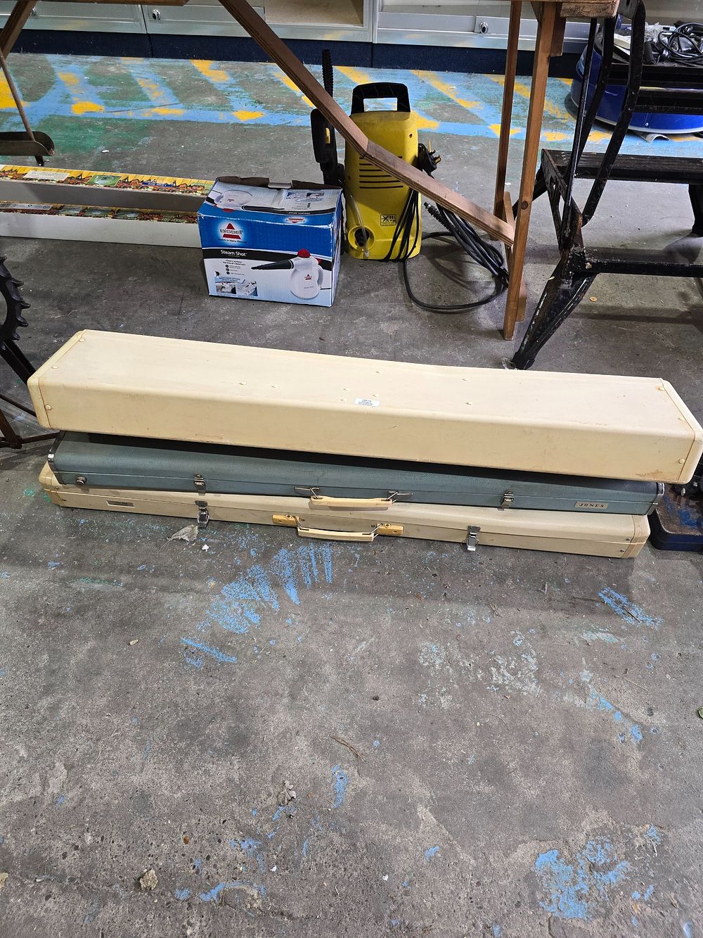 Lot 19: 3 X VARIOUS VINTAGE KNITTING MACHINES