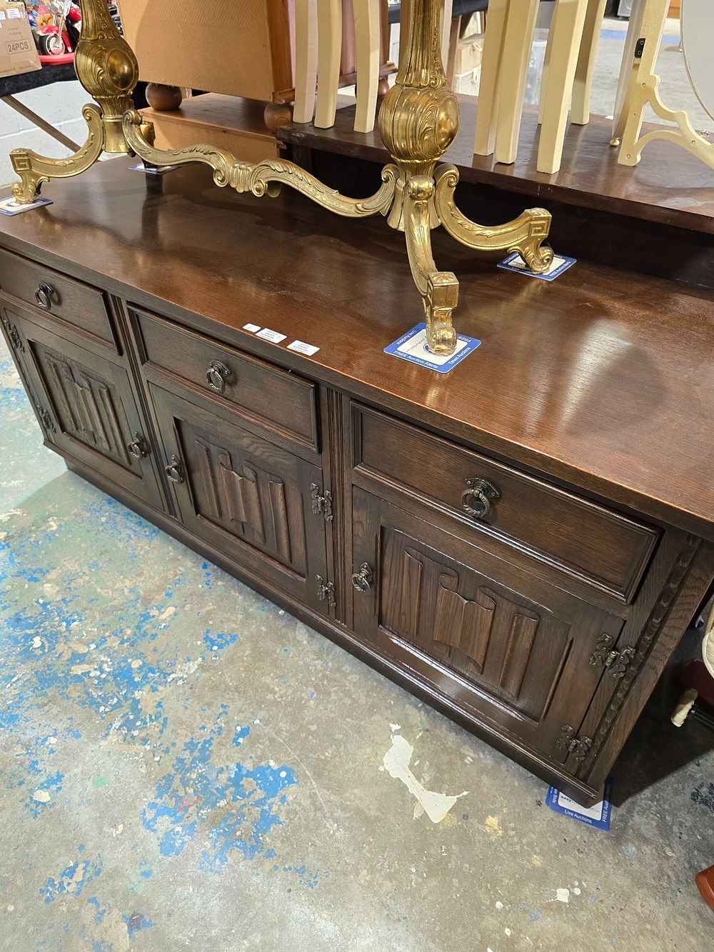 Lot 82: 1 X OAK JAYCEE FURNITURE 3 DOOR SIDE...