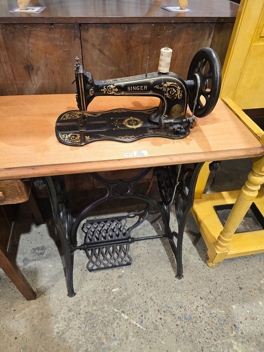Lot 90: 1 X VINTAGE SINGER SEWING MACHINE TREDAL POWER...