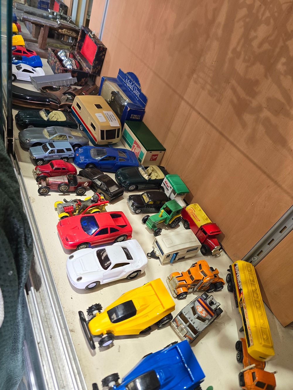 Lot 121: SELCTION OF VARIOUS MAKES AND MODELS OF VEHICLES...