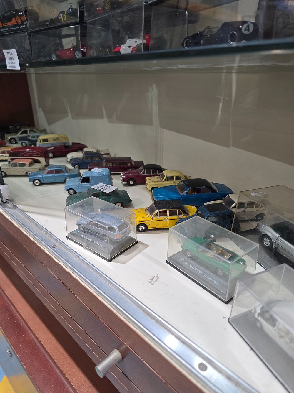 Lot 139: SELECTION OF VARIOUS PLAYWORN VEHICLES CORGI ETC