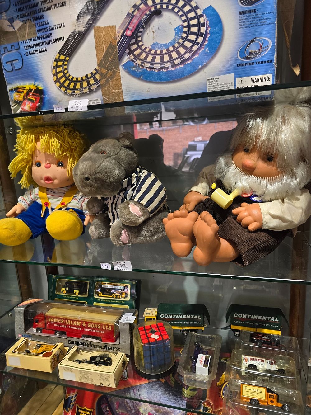 Lot 152: 1 X VINTAGE JESMAR DOLL WITH VICMAR DOLL...