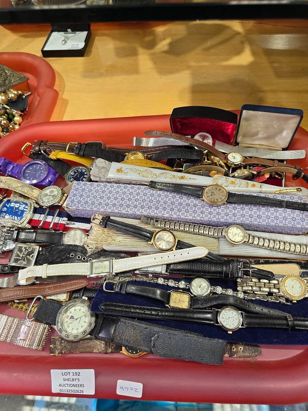 Lot 192: SELECTION OF LADIES AND GENTS WATCHES