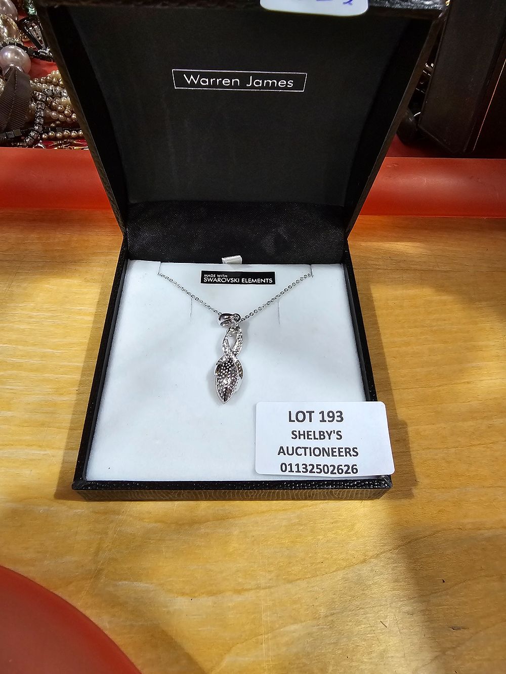 Lot 193: 1 X SWAROVSKI ELEMENTS NECKLACE AND PENDANT