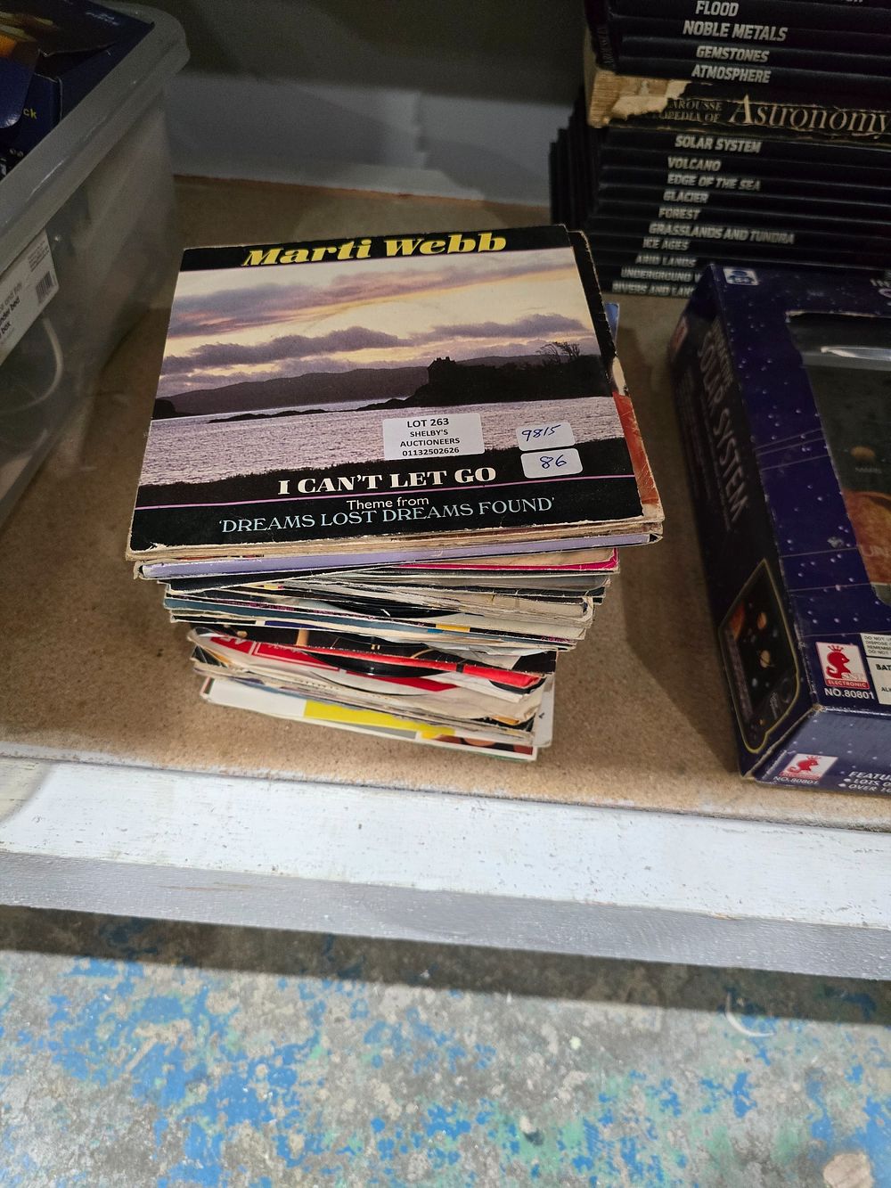 Lot 263: LARGE SELECTION OF VARIOUS SINGLES 1960S TO 1980S...