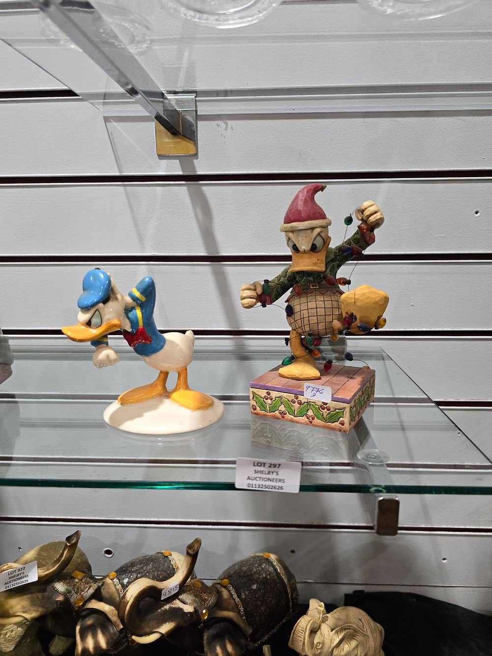 Lot 297: 1 X ROYAL DOULTON MICKY MOUSE COLLECTION DONALD...