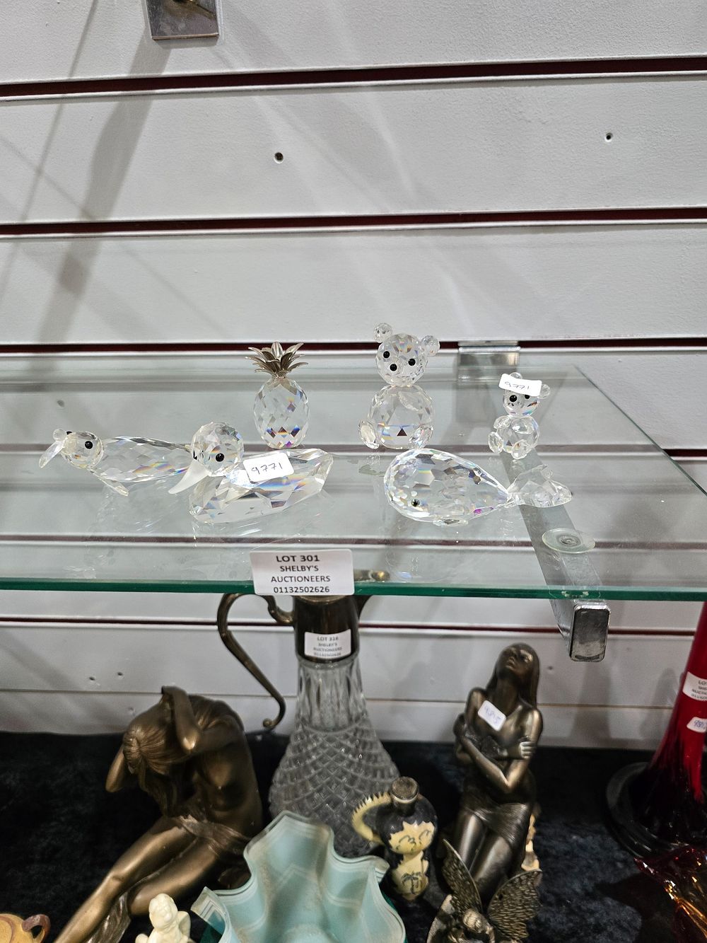 Lot 301: SELECTION OF SWAROVSKI GLASS FIGURES