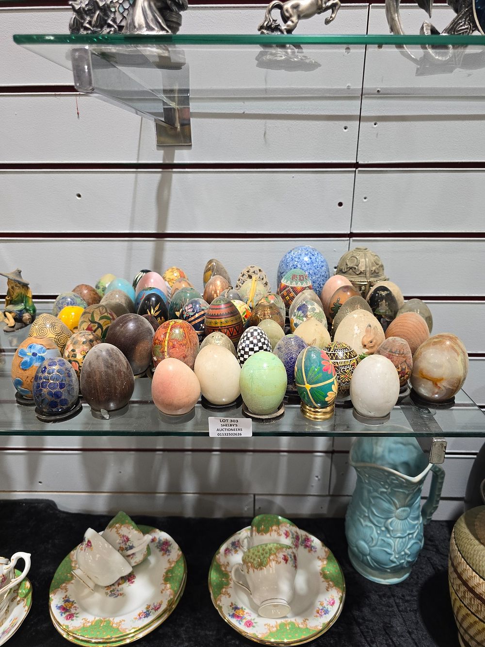 Lot 303: SELECTION OF VARIOUS COLLECTORS EGGS