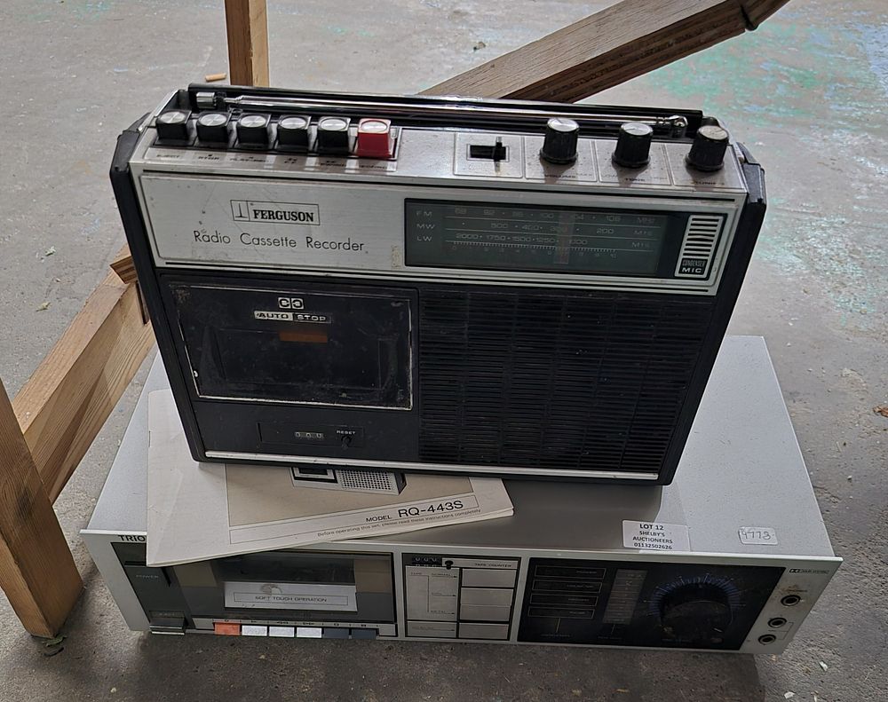 Lot 12: 1 X FERGUSON VINTAGE RADIO WITH TRIO VINTAGE...