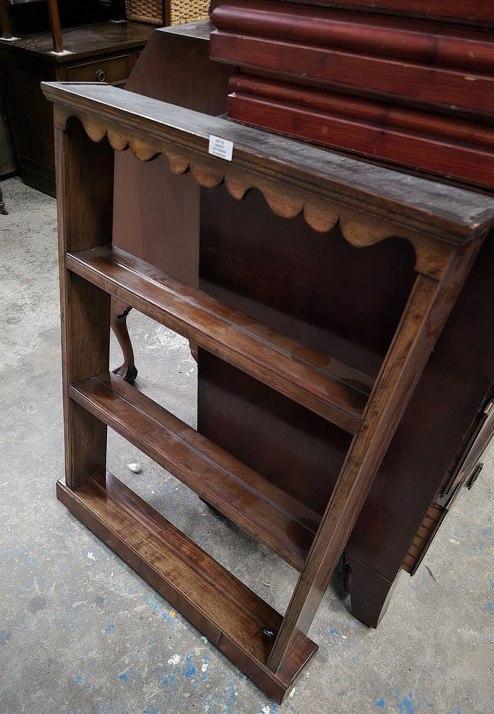 Lot 41: 1 X MAHOGANY DELPH RACK