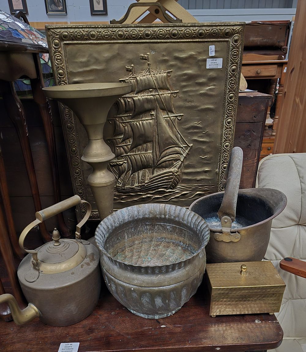Lot 47: SELECTION OF BRASS WARE ITEMS FIRE SCREEN KETTLE...