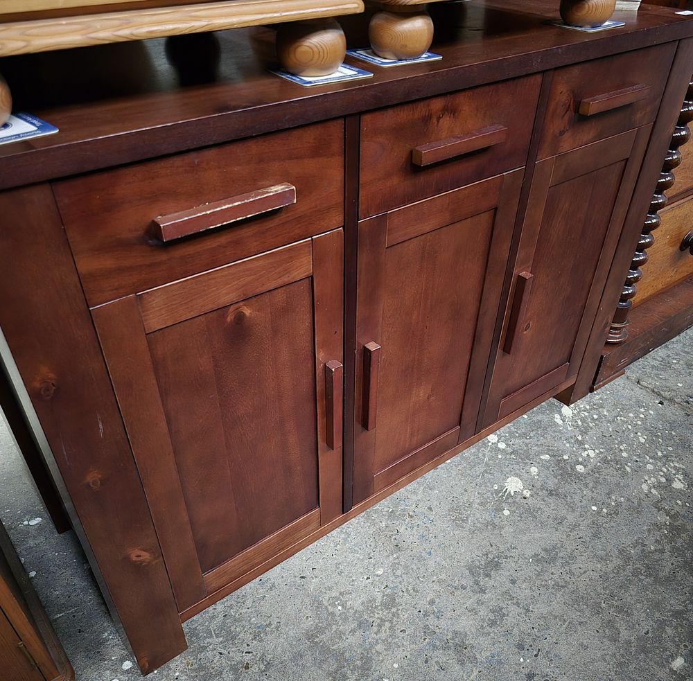 Lot 64: 1 X MAHOGANY SLIMLINE SIDE BOARD