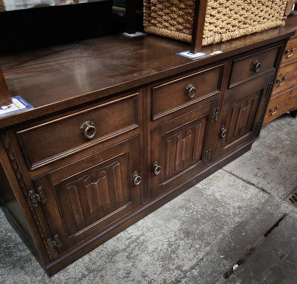 Lot 72: 1 X OAK JAYCEE FURNITURE 3 DOOR SIDE...