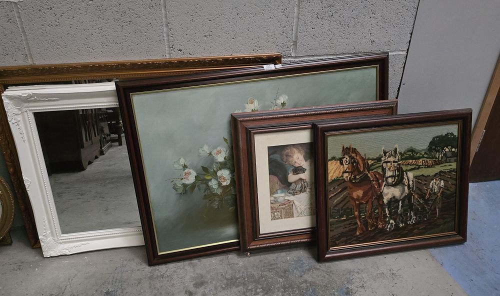 Lot 92: 2 X FRAMED PRINTS WITH 2 X LARGE...