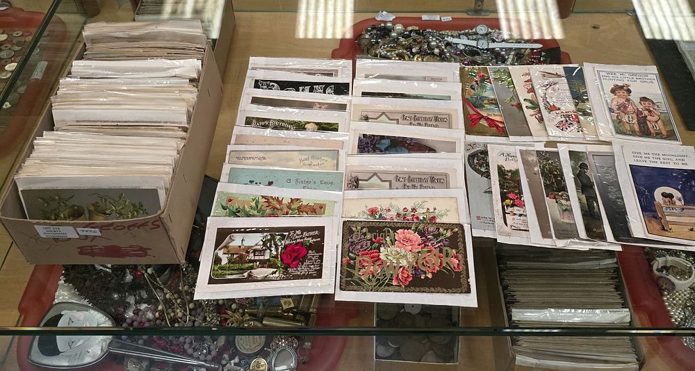 Lot 112: APPROX 300 CIRCA 1900S ONWARDS POSTCARDS