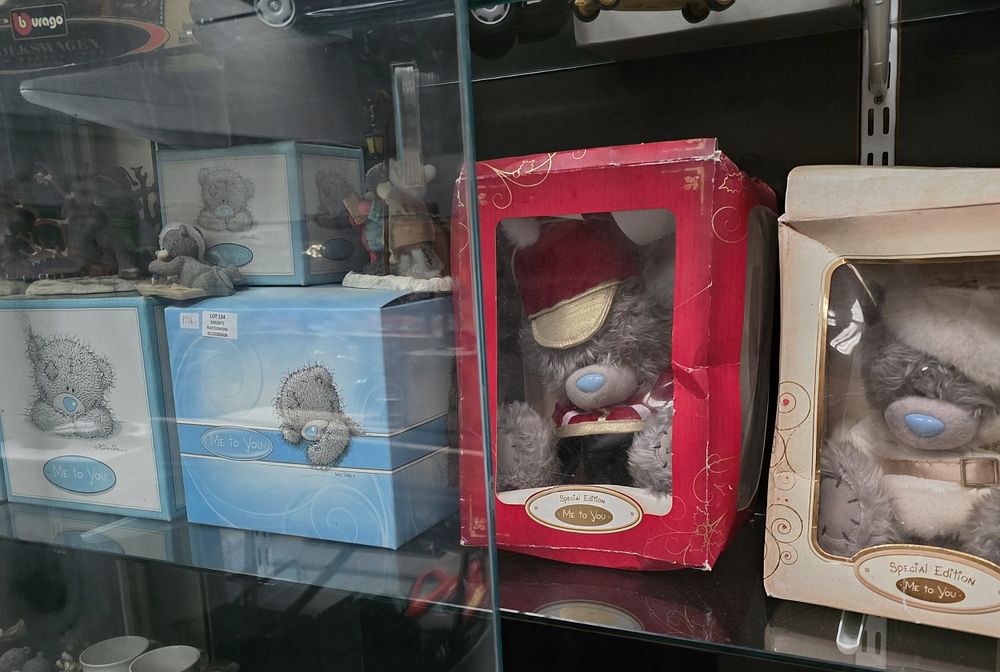 Lot 134: SELECTION OF ME TO YOU BEARS SOME BOXED