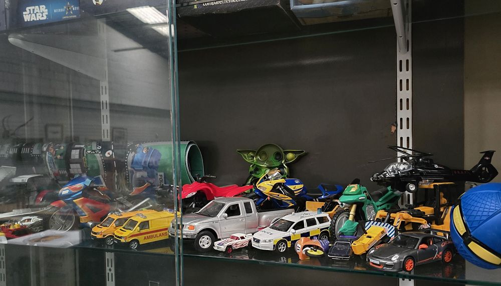Lot 137: SELECTION OF PLAYWORN VEHICLES WITH PLAY MAT ETC