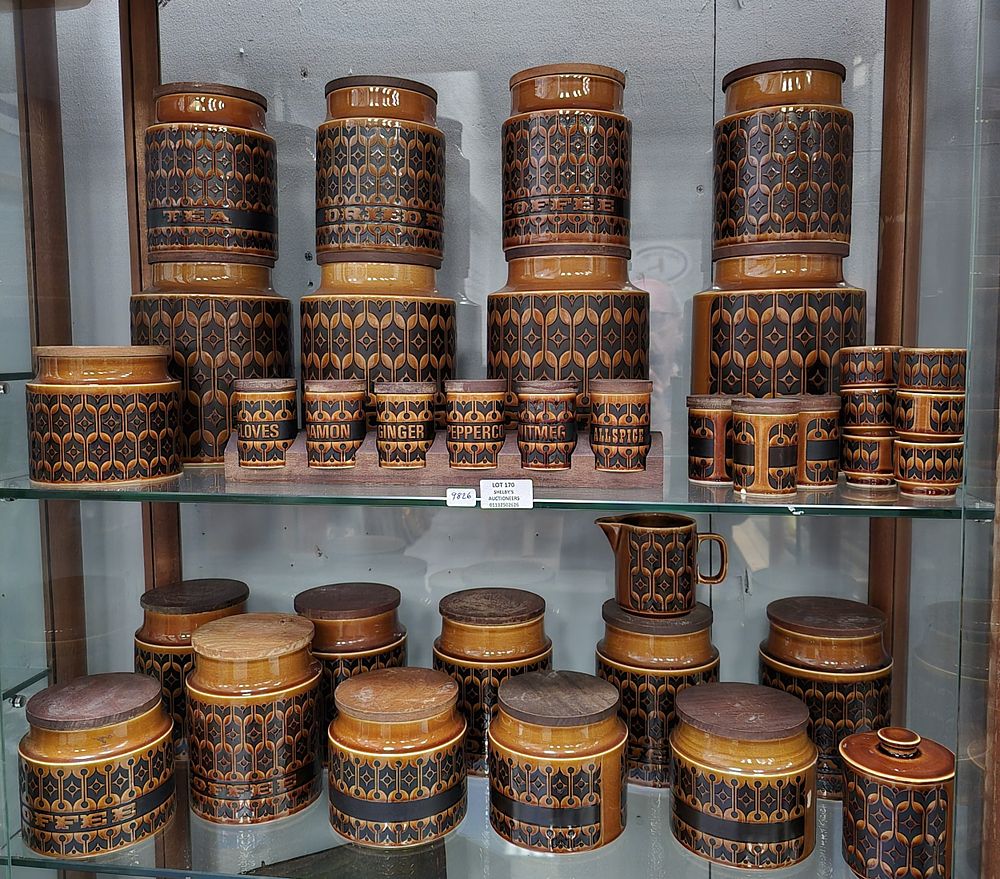 Lot 170: 36X VARIOUS PIECES OF HORNSEA POTTERY WARE ITEMS