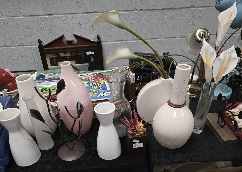 Lot 182: SELECTION OF VARIOUS POTTERY FLOWER VASES
