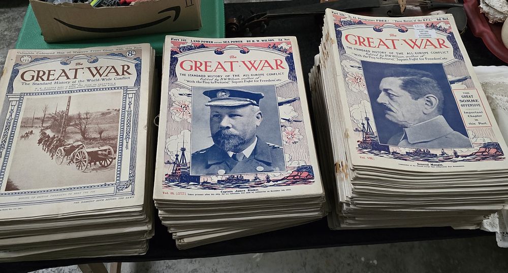 Lot 192: LARGE AMOUNT OF GREAT WAR MAGAZINES