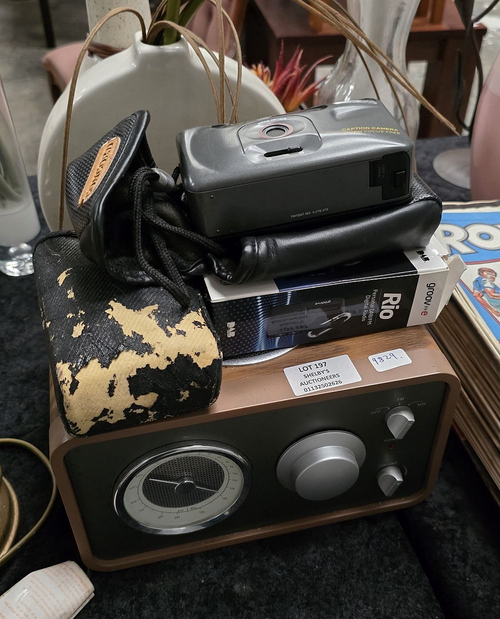 Lot 197: 1X MARKS AND SPENCER RADIO WITH 2 DIGITAL...