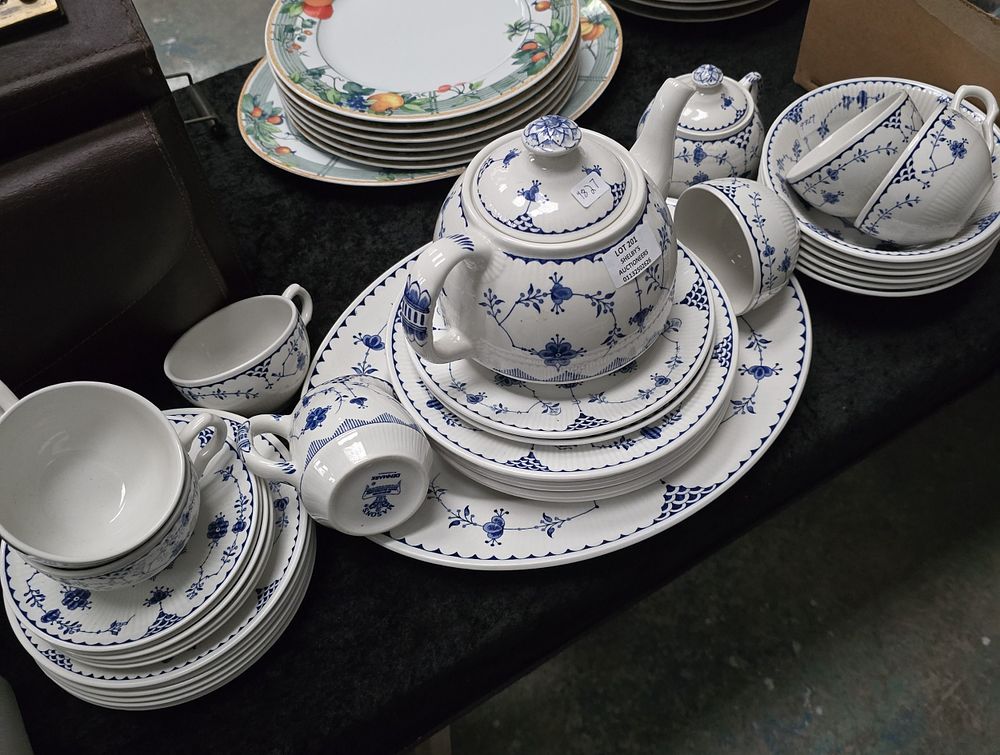 Lot 201: SELECTION OF MASONS DENMARK POTTERY DINNER AND TEA...
